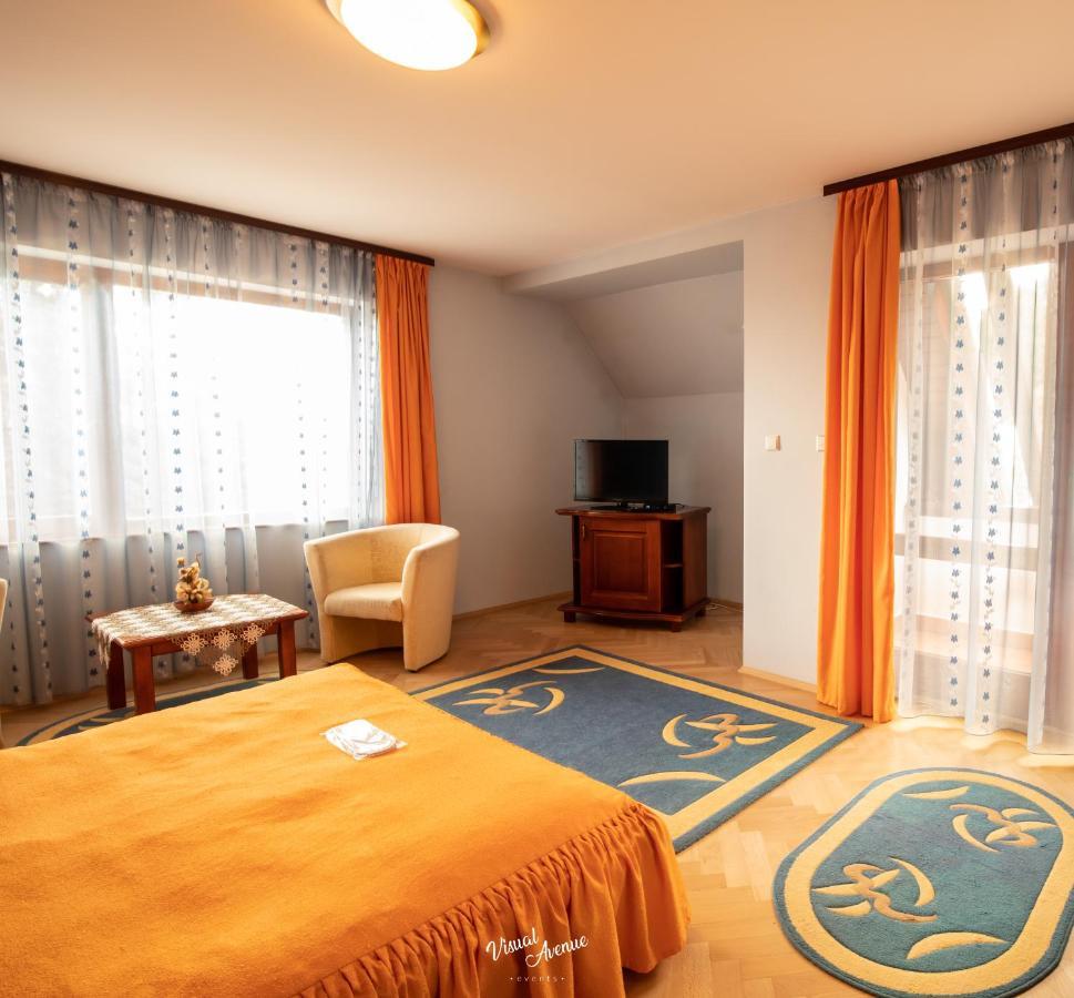 Pensiunea Serena Cluj-Napoca Exteriör bild